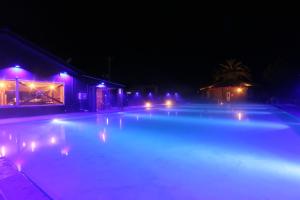 Πισίνα στο ή κοντά στο Amis Droles アミドローラ LIBERTY RESORT