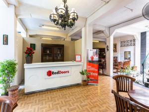 Restaurace v ubytování RedDoorz @ Urip Sumoharjo Solo