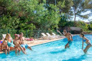 Πισίνα στο ή κοντά στο Résidence Goélia Les Jardins d'Azur +19 φωτογραφίες