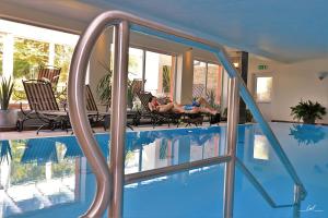 Bazén v ubytovaní Flairhotel am Wörthersee alebo v jeho blízkosti