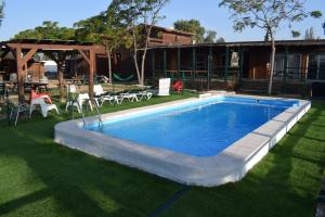 Bazén v ubytování Bungalows Park Albufera nebo v jeho okolí