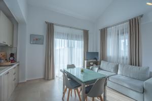 Χώρος καθιστικού στο Kalli's Apartments