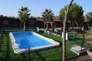Bazén v ubytování Bungalows Park Albufera nebo v jeho okolí