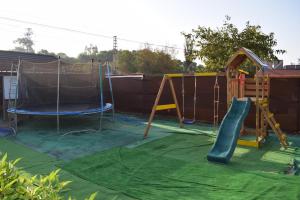Herní místnost nebo prostor pro děti v ubytování Bungalows Park Albufera