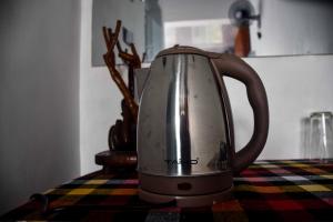 Příslušenství pro přípravu čaje a kávy v ubytování OwinHill Cottage