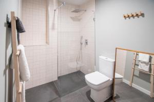 A bathroom at Apartamentos Son de Cadiz