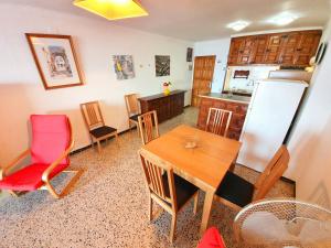 Kuchyň nebo kuchyňský kout v ubytování Apartamento Karina Beach-3 + 13 fotografií