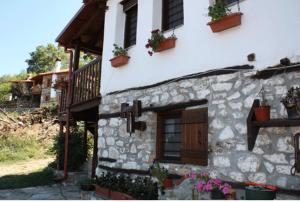 Gallery image of Guesthouse Eleni in Palaios Panteleimonas