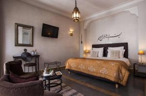 Postel nebo postele na pokoji v ubytování Riad Shanima SPA Marrakech