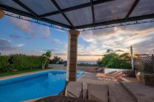 The swimming pool at or close to Trochalo Villas