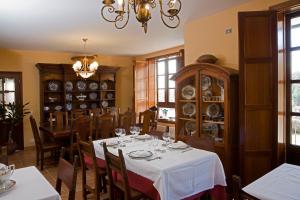 Reštaurácia alebo iné gastronomické zariadenie v ubytovaní Casa de Labranza A Rega