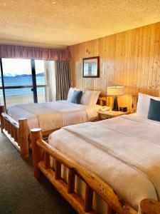 Postel nebo postele na pokoji v ubytování Tahoe Lakeshore Lodge & Spa + 37 fotografií