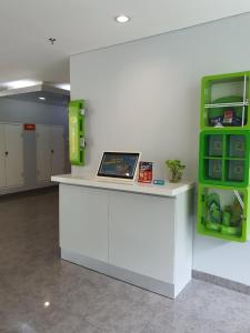 Imagine din galeria proprietății POP! Hotel Diponegoro în Surabaya