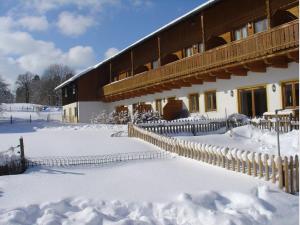 Foto de la galería de Zum Dammerbauer en Straßlach-Dingharting