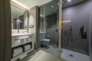 Afbeelding uit fotogalerij van Noom Hotel Niamey in Niamey +52 foto's