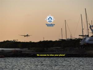 Afbeelding uit fotogalerij van Varadero Marina Airport Guests Rooms in Oranjestad