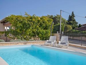 Bazén v ubytování Holiday Home Villa Beach Front by Interhome nebo v jeho okolí