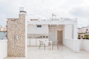 A balcony or terrace at Romantic Suite