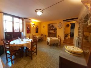 TV a/nebo společenská místnost v ubytování Al Vecchio Corso B&B