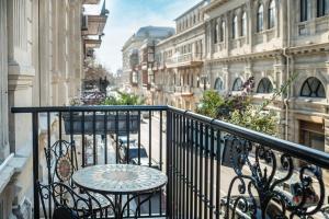 Balkón nebo terasa v ubytování The Merchant Baku