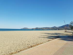 ชายหาดของบ้านพักตากอากาศหรือชายหาดที่อยู่ใกล้ ๆ