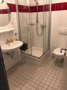 Phòng tắm tại Landgasthaus Streichmühle
