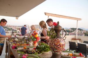 Afbeelding uit fotogalerij van Tuntas Family Suites Kusadasi in Kuşadası