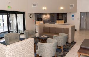 Holiday Inn Express Hotel & Suites Madison, an IHG Hotel