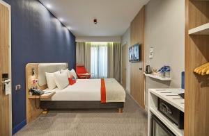 Postel nebo postele na pokoji v ubytování Holiday Inn Express - Istanbul - Atakoy Metro by IHG