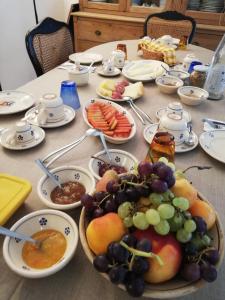 Jedlo v ubytovaní bed & breakfast alebo blízkom okolí