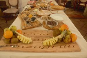 Jedlo v ubytovaní bed & breakfast alebo blízkom okolí