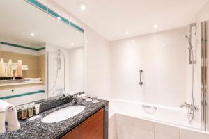 Bagno di Millennium Hotel and Conference Centre Gloucester London