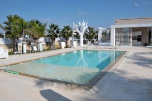 The swimming pool at or close to Sant Isidoro suite