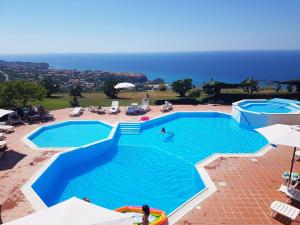 Výhled na bazén z ubytování Il Settimo Cielo nebo okolí