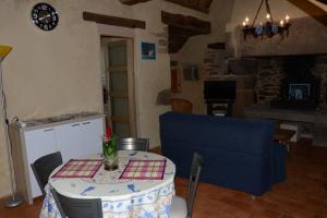 Kuchyň nebo kuchyňský kout v ubytování Gîte 3 personnes, possibilité table d'hôtes le soir
