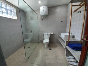 Sanur Agung Suite的一间浴室