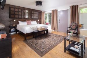 Легло или легла в стая в Hotel Flora and Fauna