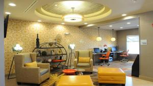 Istumisnurk majutusasutuses Holiday Inn Express Covington-Madisonville by IHG