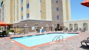 Bassein majutusasutuses Holiday Inn Express Covington-Madisonville by IHG või selle lähedal