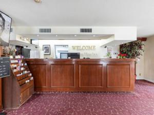 Lobby o reception area sa Mansion View Inn & Suites