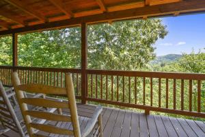 Afbeelding uit fotogalerij van Mountain Serenity Cabin in Sevierville