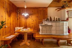 Agriturismo Maso Santa Libera italokat is kínál