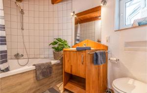 Koupelna v ubytování 2 Bedroom Beautiful Home In Otterndorf