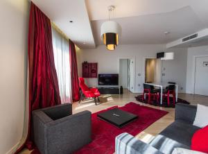 TV a/nebo společenská místnost v ubytování Armoni Residence Istanbul