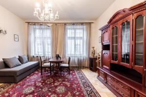 Zona d'estar a Doroshenka Antique Apartment