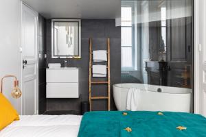 Ένα μπάνιο στο DIFY Roi Lyon - Hotel de Ville