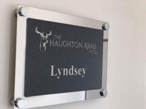 Certifikát, hodnocení, plakát nebo jiný dokument vystavený v ubytování Haughton Arms Hotel