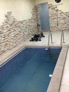 Bazén v ubytování Ansera Badamdar nebo v jeho okolí