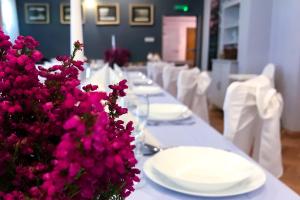 Reštaurácia alebo iné gastronomické zariadenie v ubytovaní Dom św. Józefa