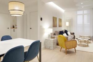 Część wypoczynkowa w obiekcie Mayor Suite 8 by FeelFree Rentals